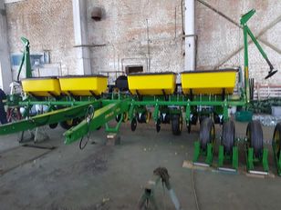 JOHN DEERE 7200 pneumatic precision seed drill