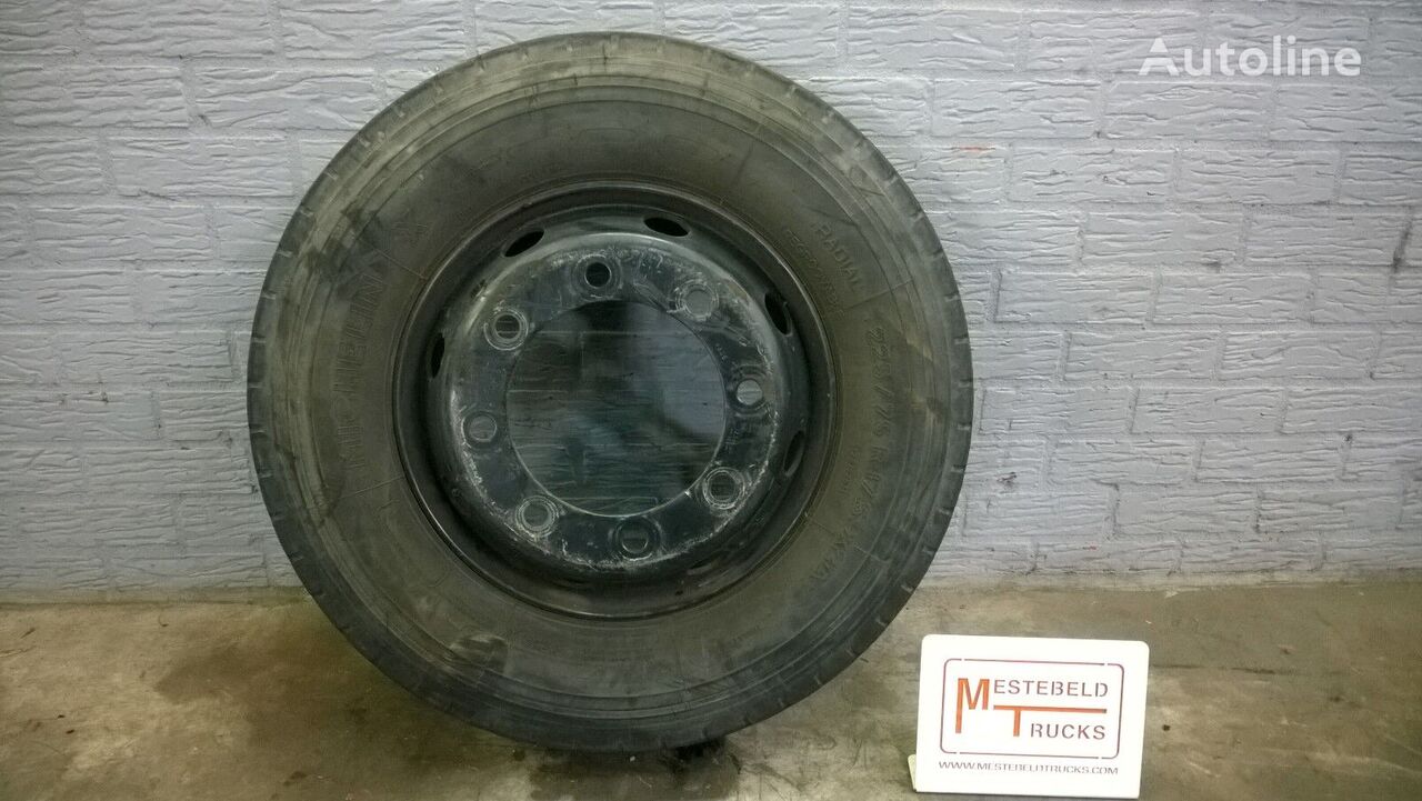 Michelin 225/75 R 17.5 light truck tire