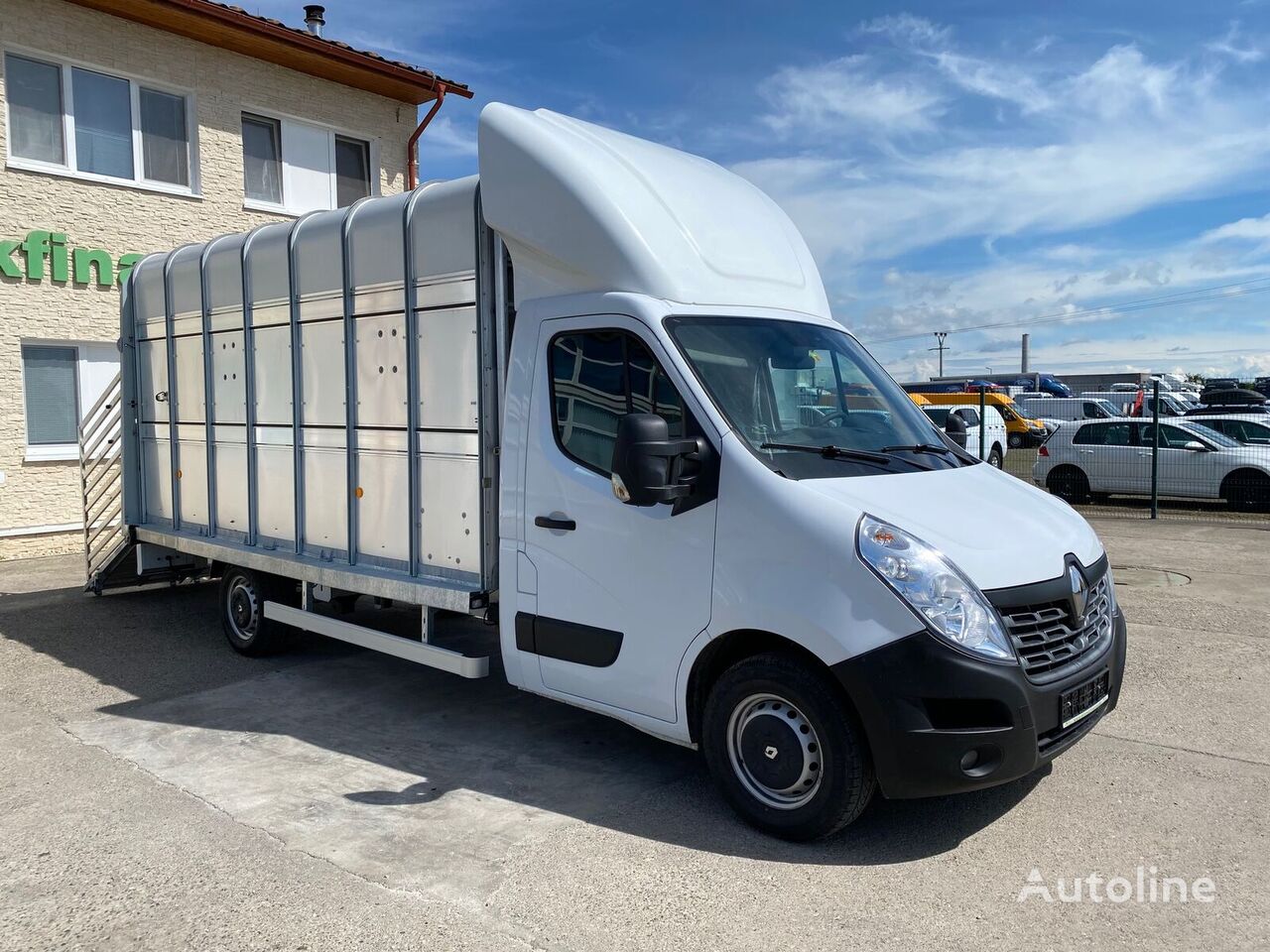 Renault 2019 VIN 014 livestock truck