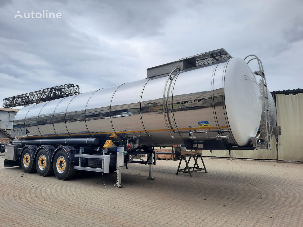 new Everlast L4BH chemical tank trailer