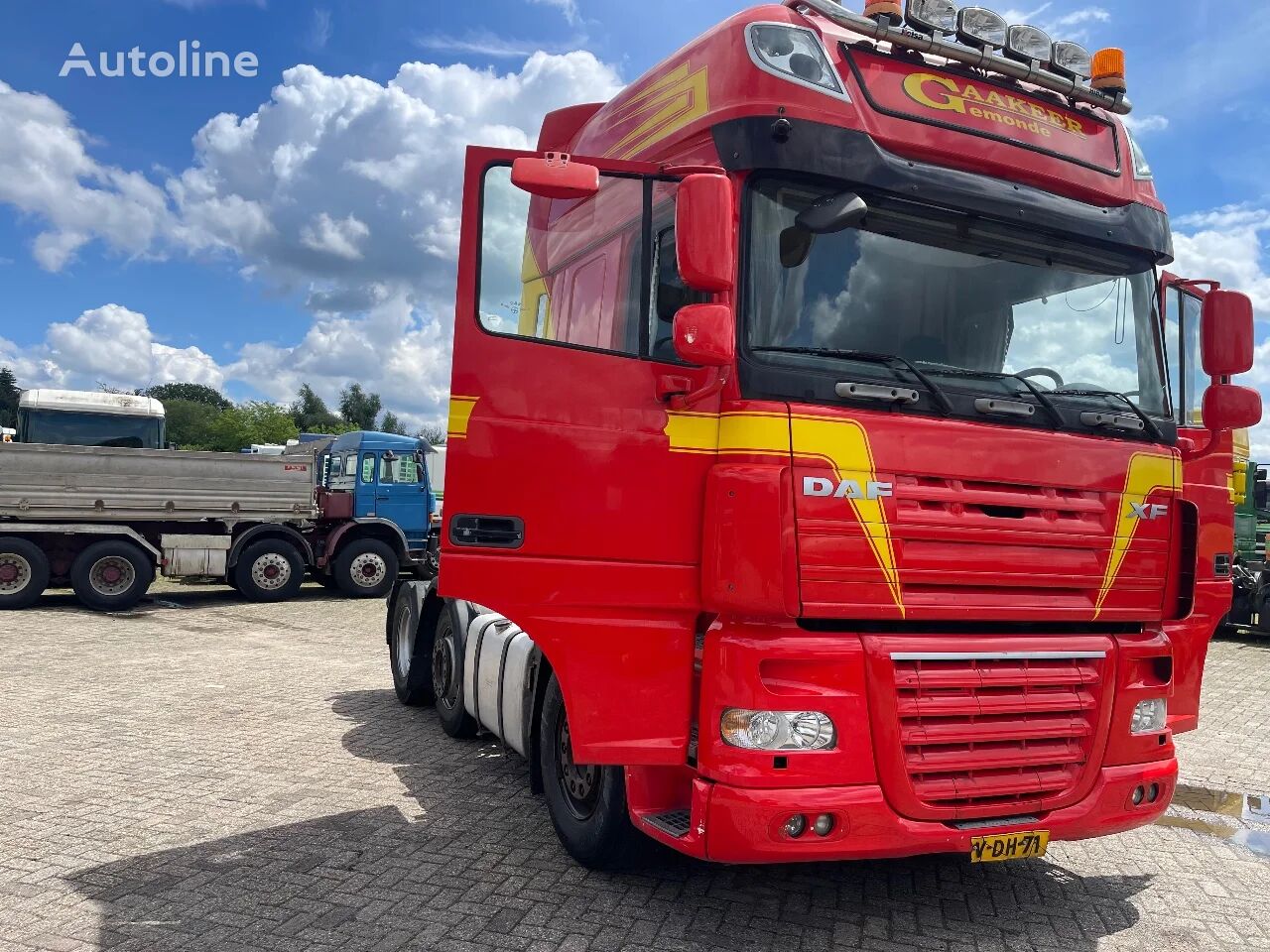 DAF XF 105 Tractor unit truck tractor