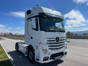 Mercedes-Benz Actros 1845 truck tractor