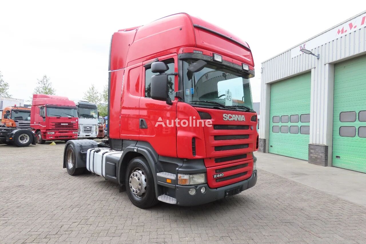 Scania R440 2 tanks, Frigo, 95% tires, 927381km, good chassis truck tractor